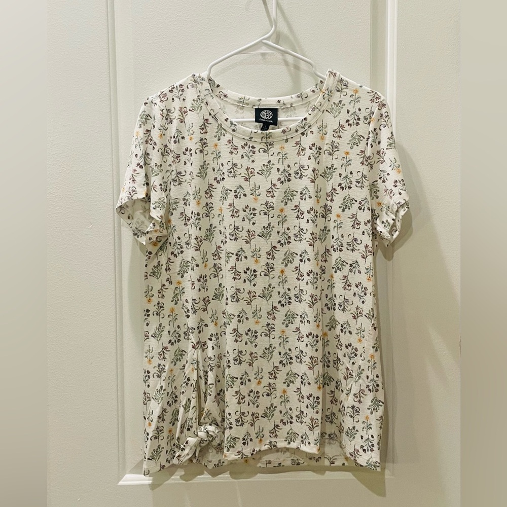 NEW…Bobeau Floral Tie-Hem Short Sleeve Top - Picture 4 of 5